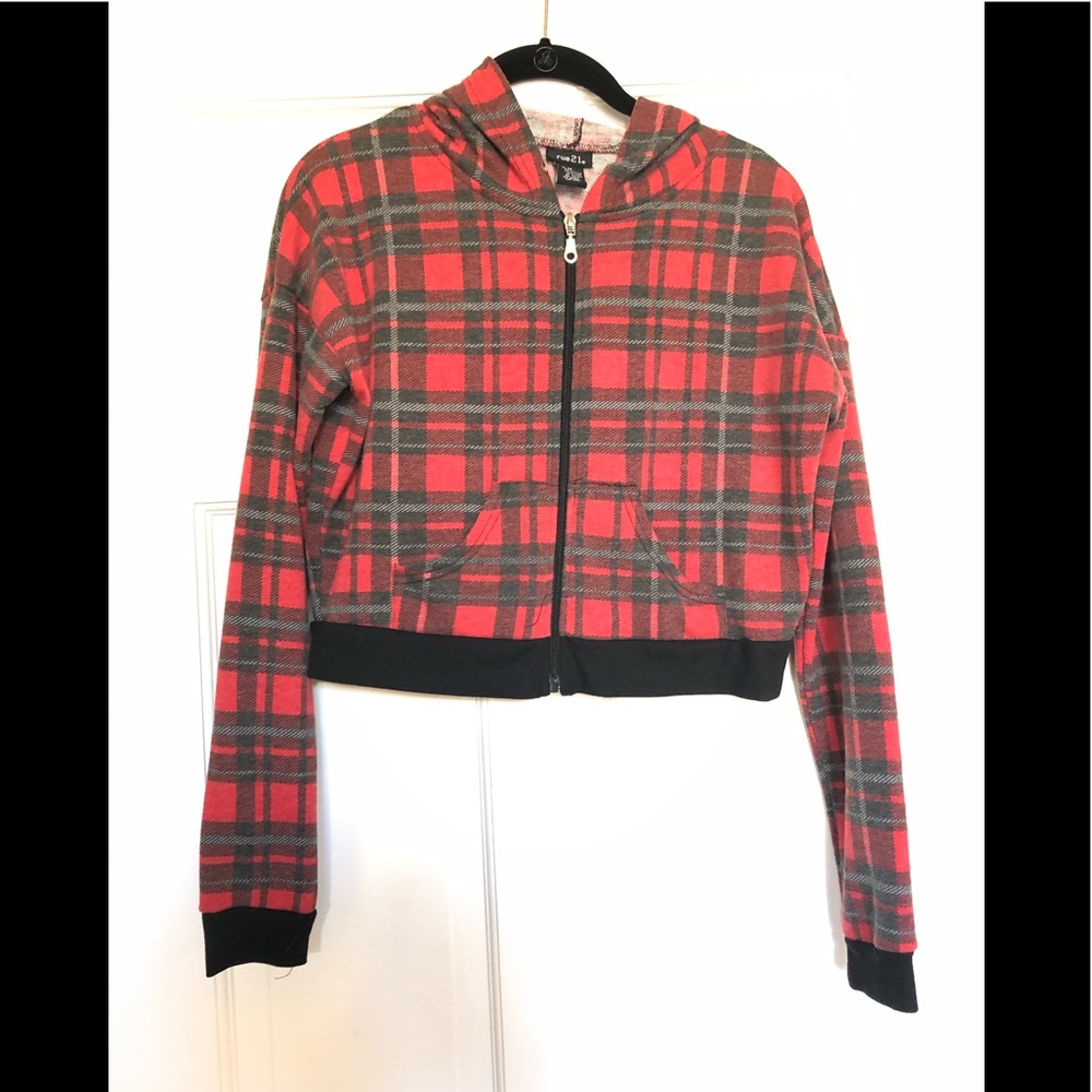 Cute plaid cropped hoodie - fun w jeans/skirts! Preppy & fun!